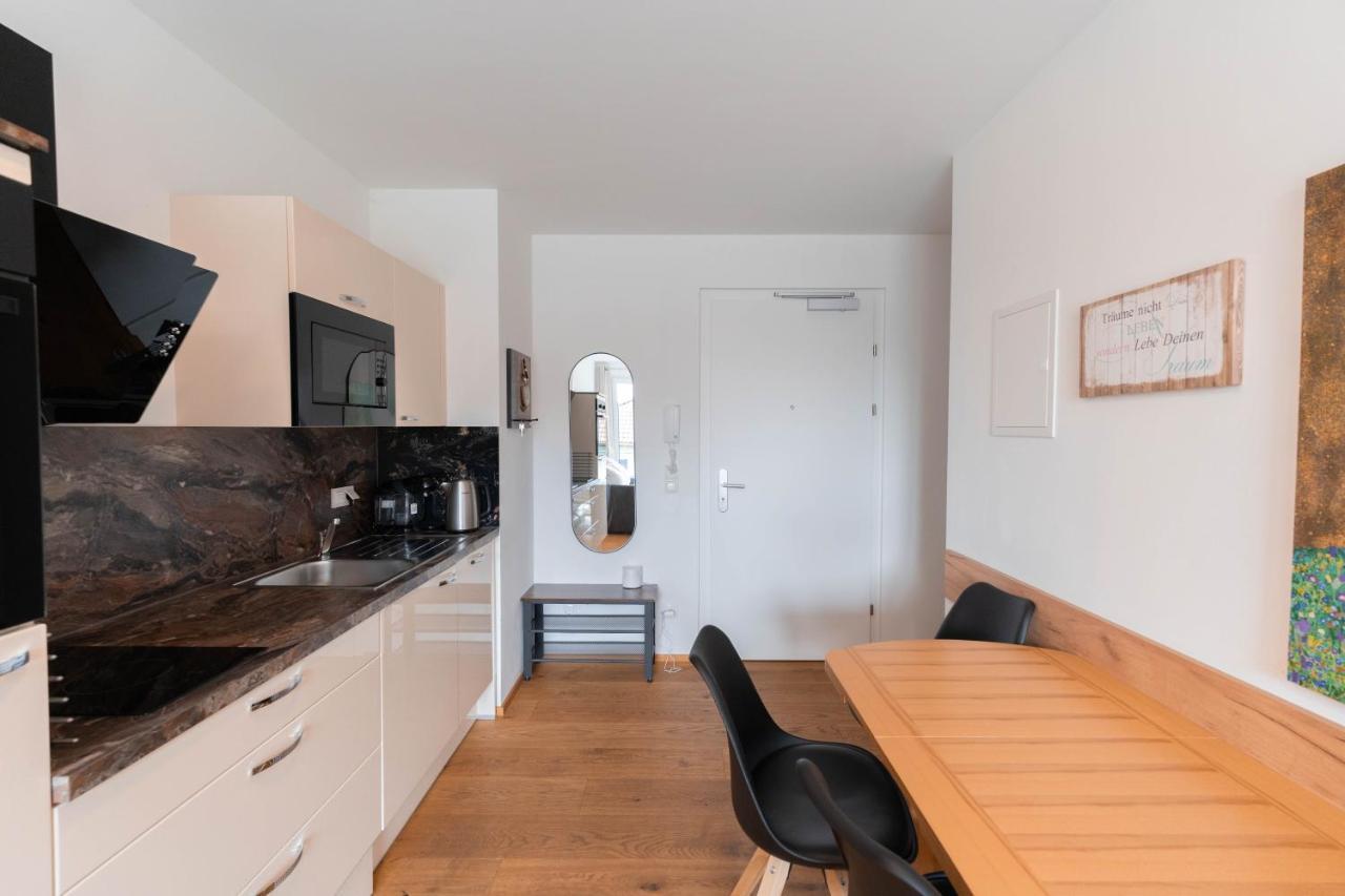 Modern Apartment With Private Balcony Near City Center فيينا المظهر الخارجي الصورة